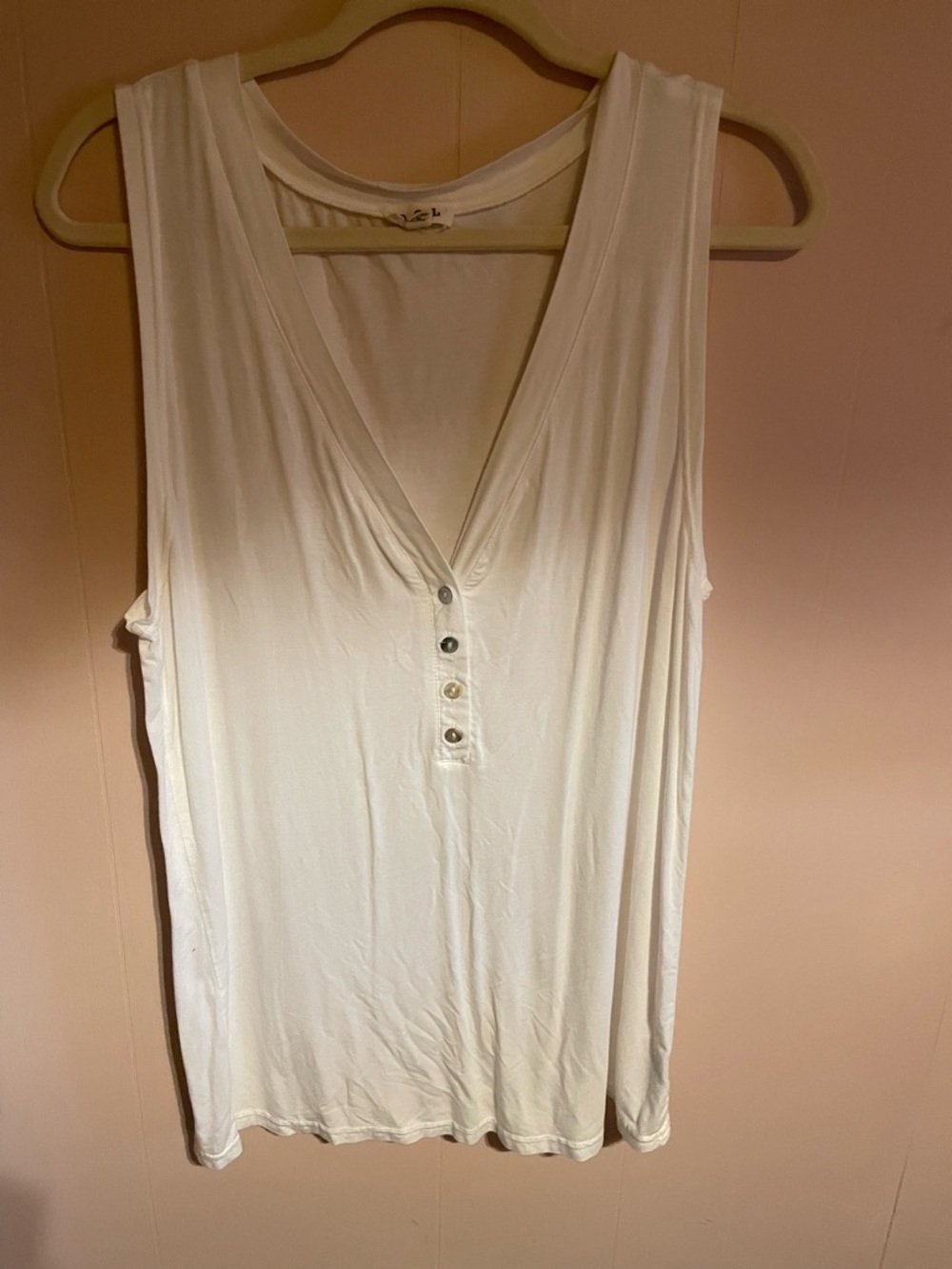 POL White Sleeveless V-Neck Henley Tank